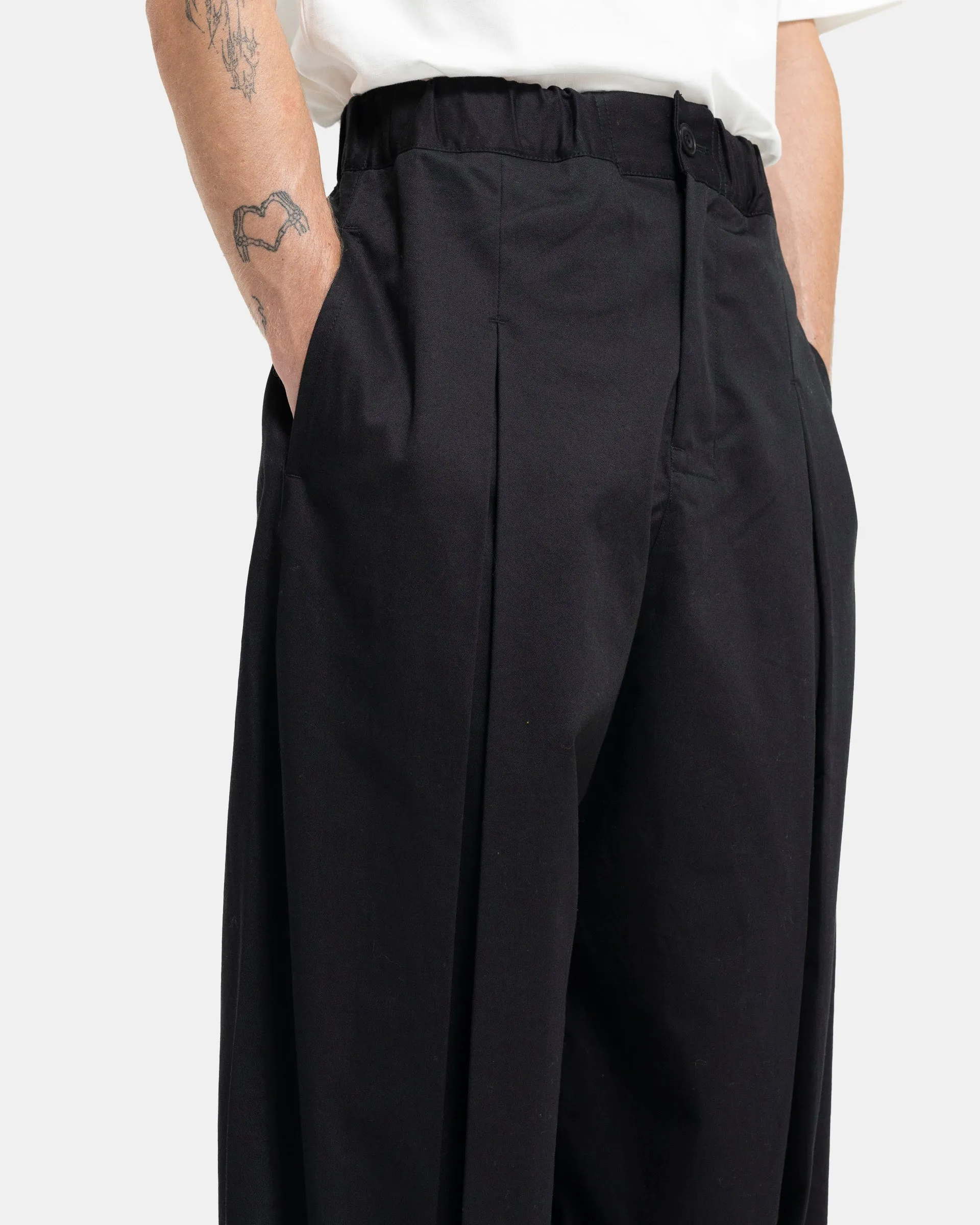 Box Pleat Trouser in Black