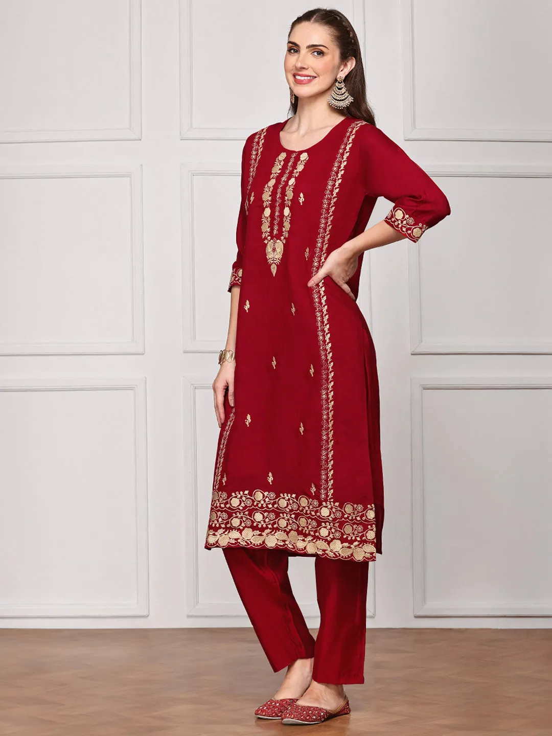 Ethnic Motifs Embroidered Straight Kurta With Trousers & Dupatta