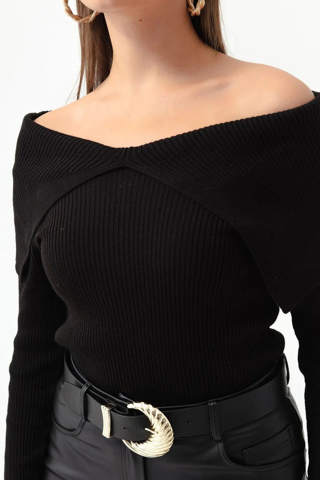 Female Collar Detailed Knitwear Sweater