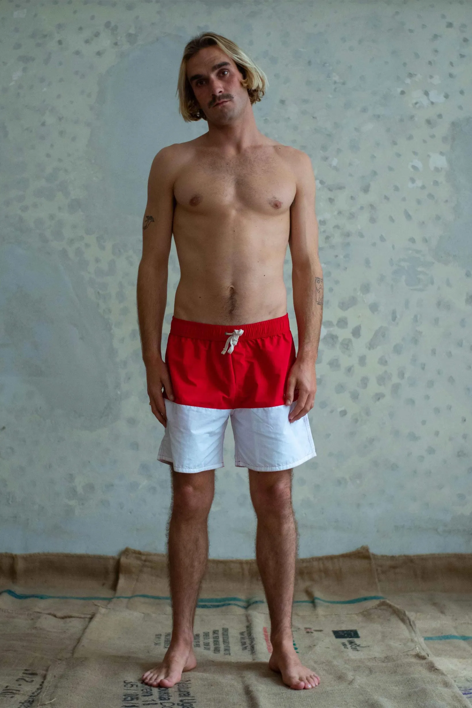 LIFEGUARD BOARDSHORTS RED & CRU