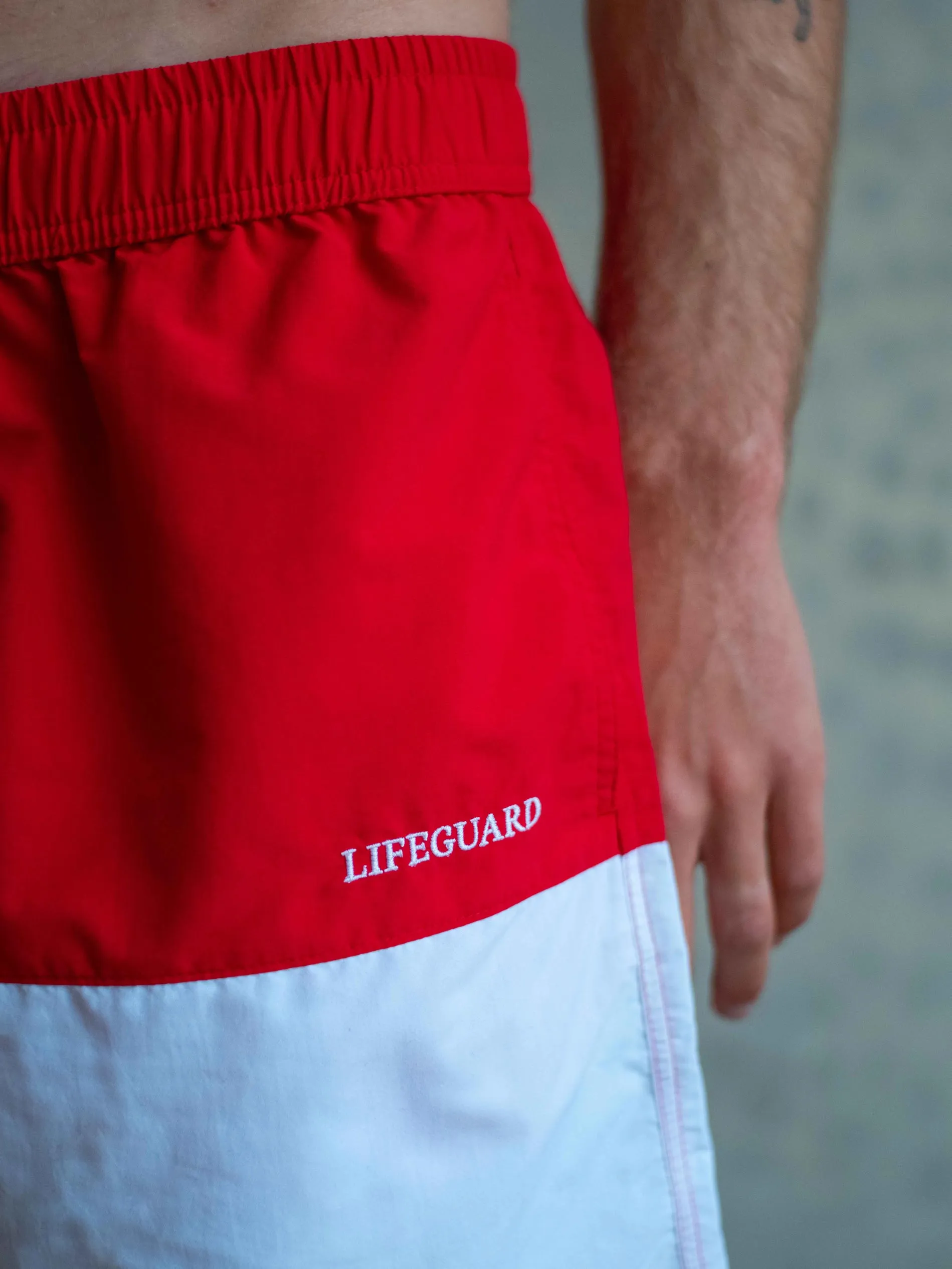 LIFEGUARD BOARDSHORTS RED & CRU