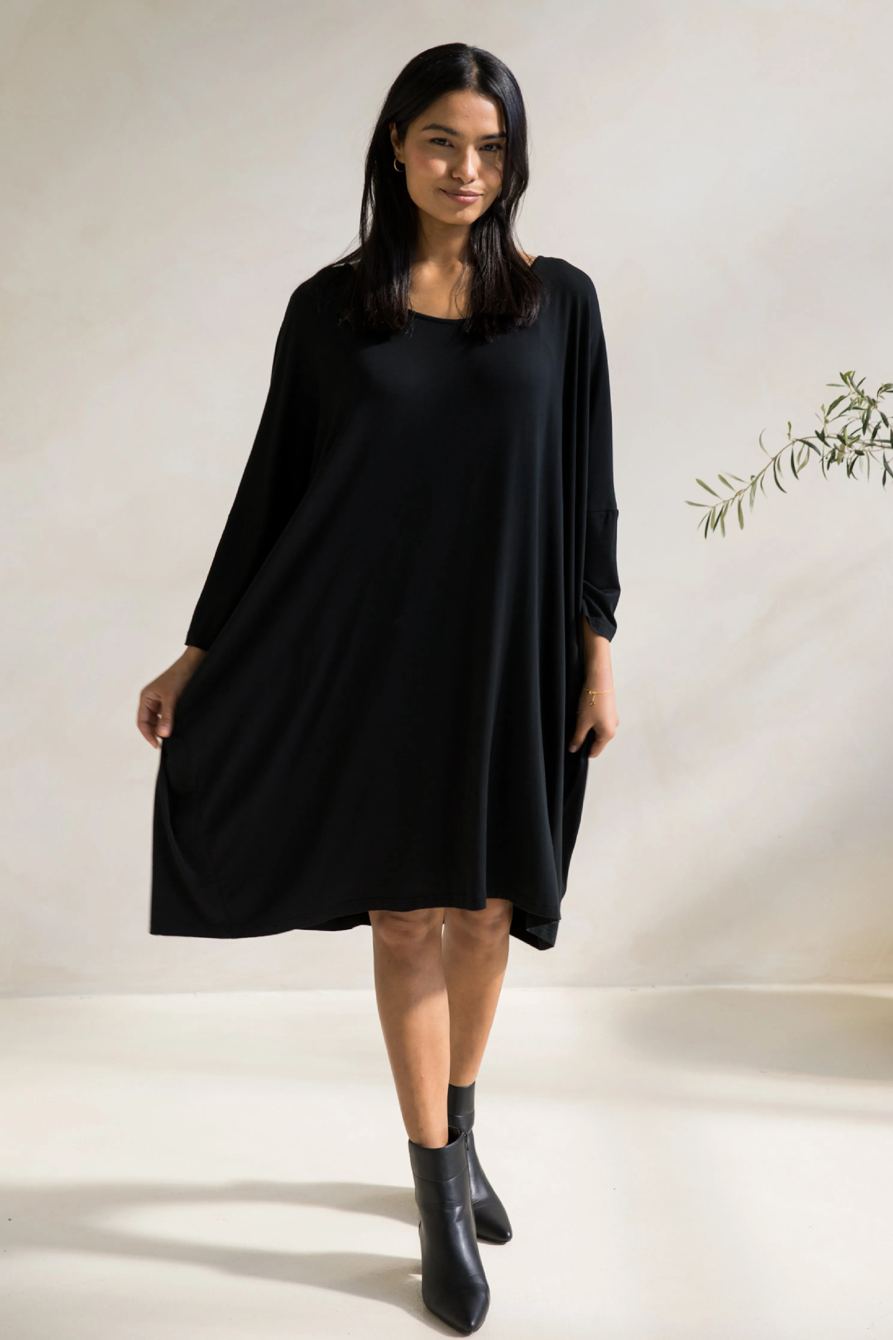 Long Sleeve Nice Dress in Black