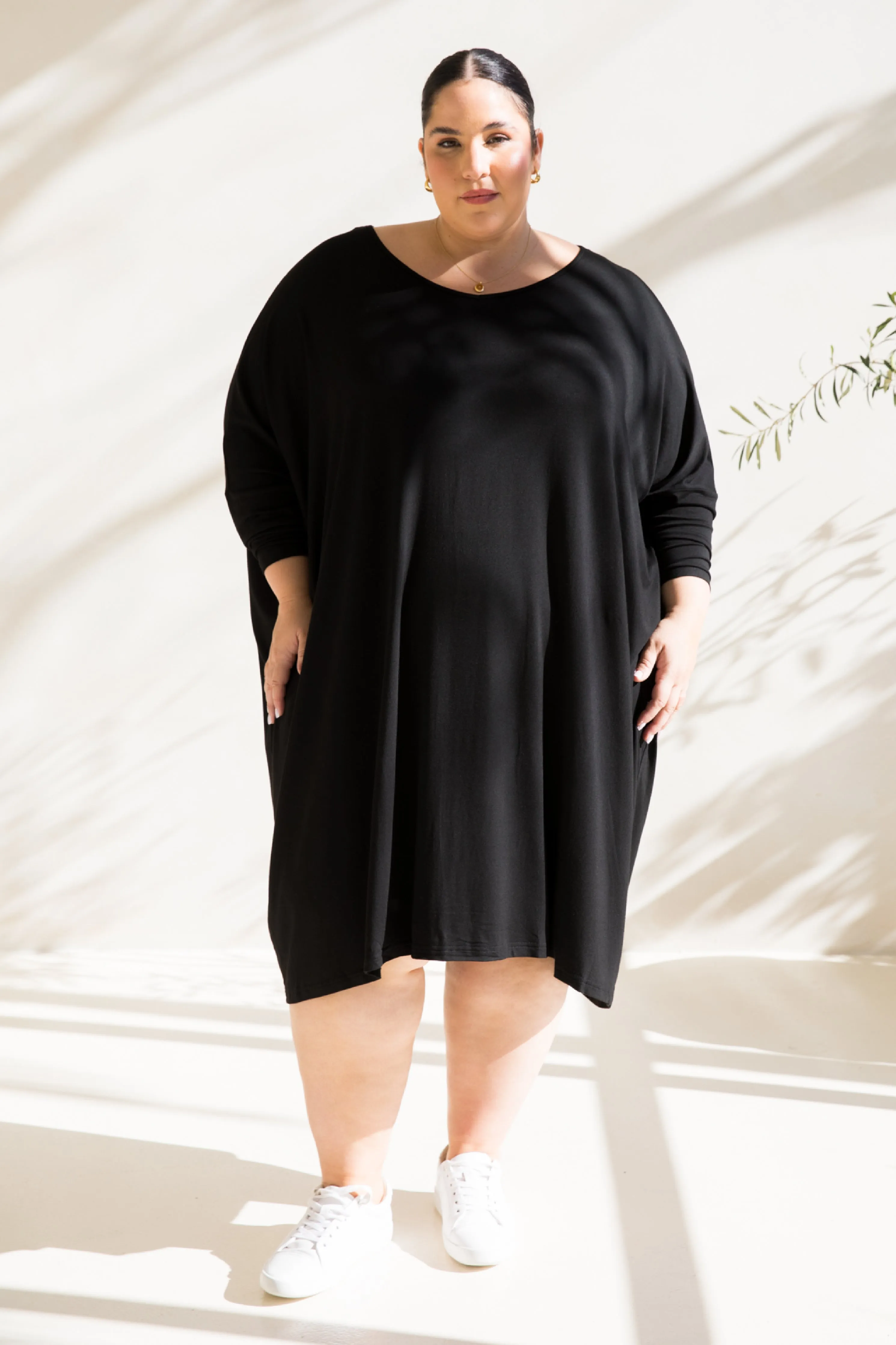 Long Sleeve Nice Dress in Black