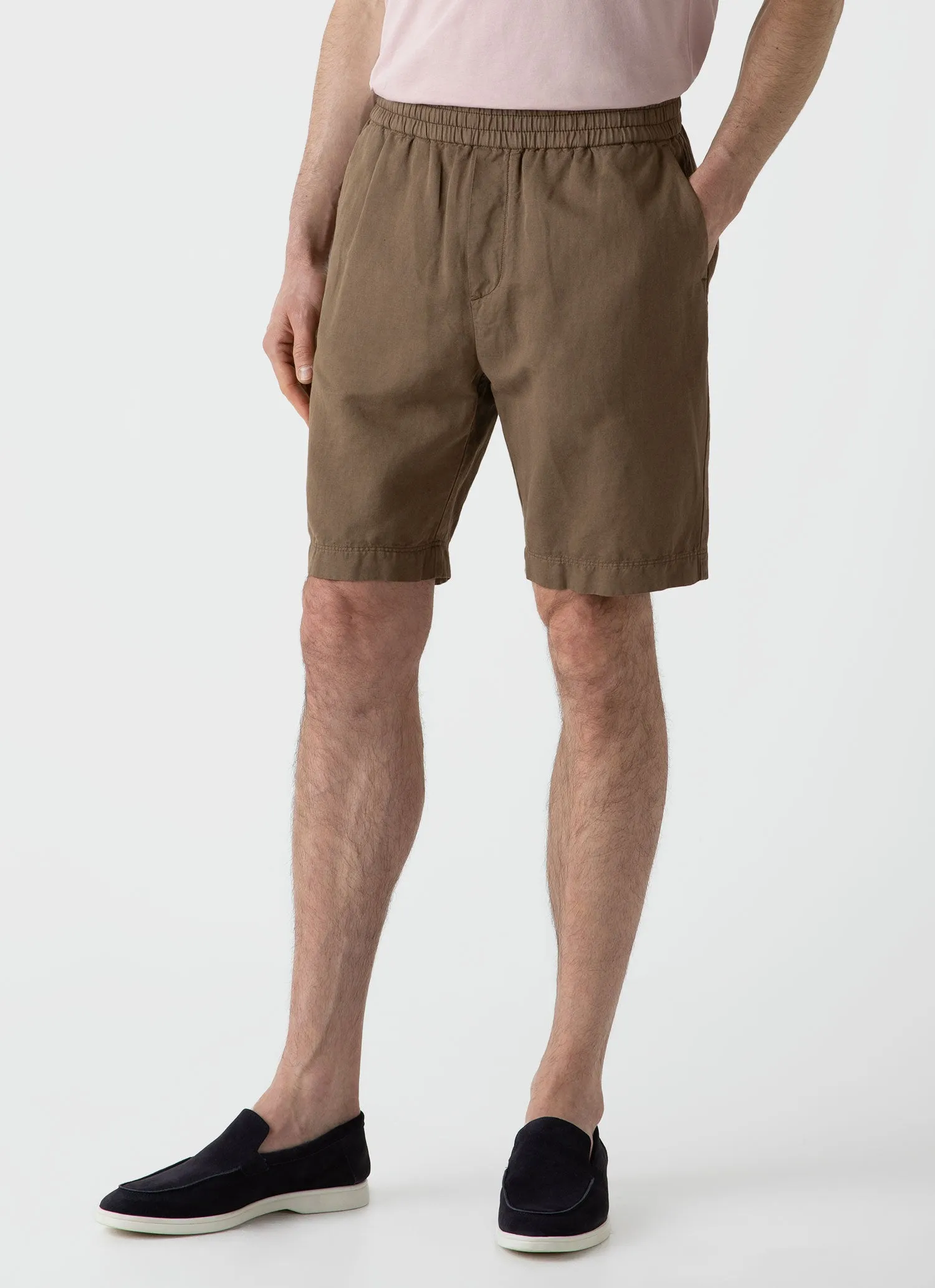 Men's Cotton Linen Drawstring Shorts in Dark Tan