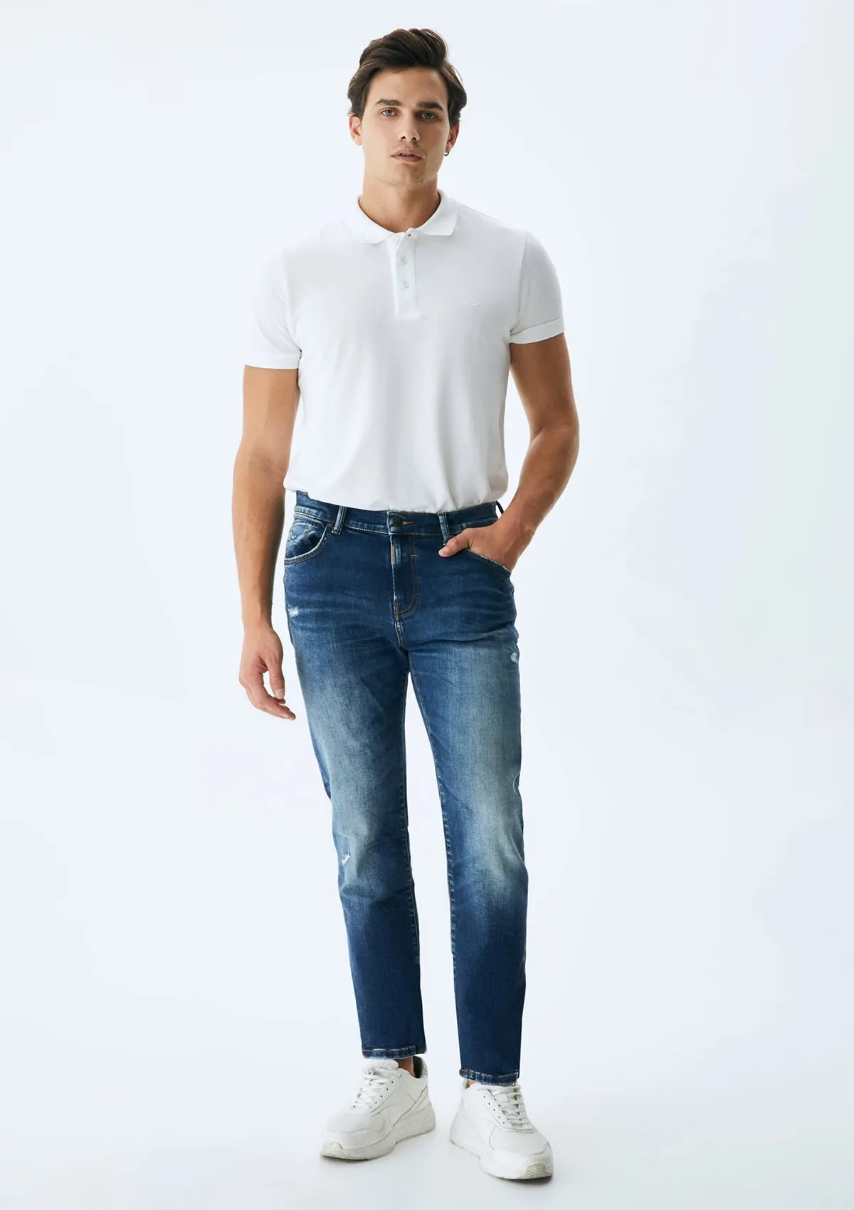 New Sawyer Y Arius Mid Rise Slim Jean